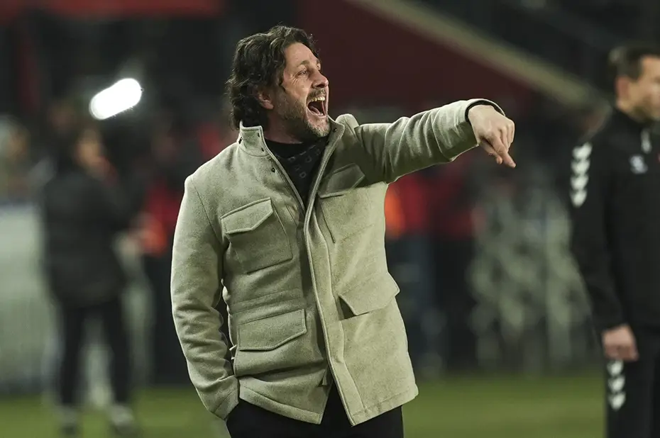 "Kontrat meselesi final öncesi çözülmeli" | Spor yazarları Galatasaray-Trabzonspor maçı için ne dedi? - 3 "Kontrat meselesi final öncesi çözülmeli" | Spor yazarları Galatasaray-Trabzonspor maçı için ne dedi? - 3