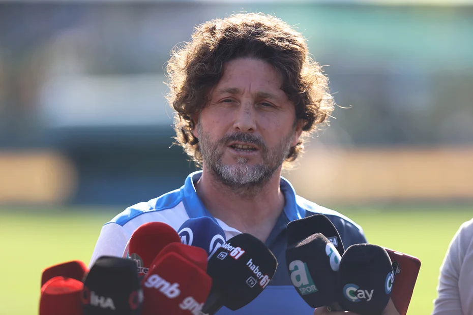 Fatih Tekke çok istedi, yönetim 3 milyon euroya işi bitirdi: Trabzonspor'dan 4. transfer - 1 Fatih Tekke çok istedi, yönetim 3 milyon euroya işi bitirdi: Trabzonspor'dan 4. transfer - 1