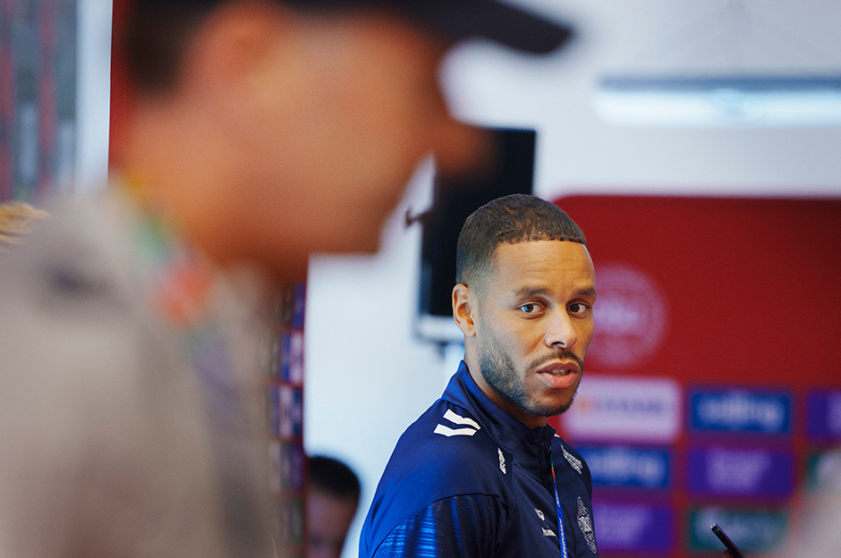 Taraftara küfür eden Zanka, ülkeyi ayağa kaldırdı: Apar topar yollar ayrılıyor