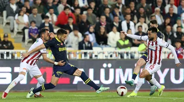 Fenerbahçe, Sivasspor'a takıldı