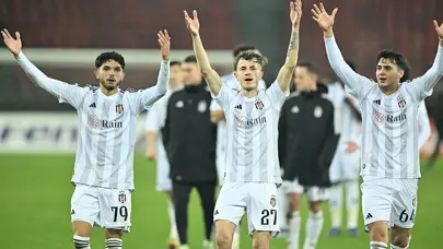 "Genç Kartal'ın zafer gecesi" | Spor yazarları Beşiktaş için ne dedi?