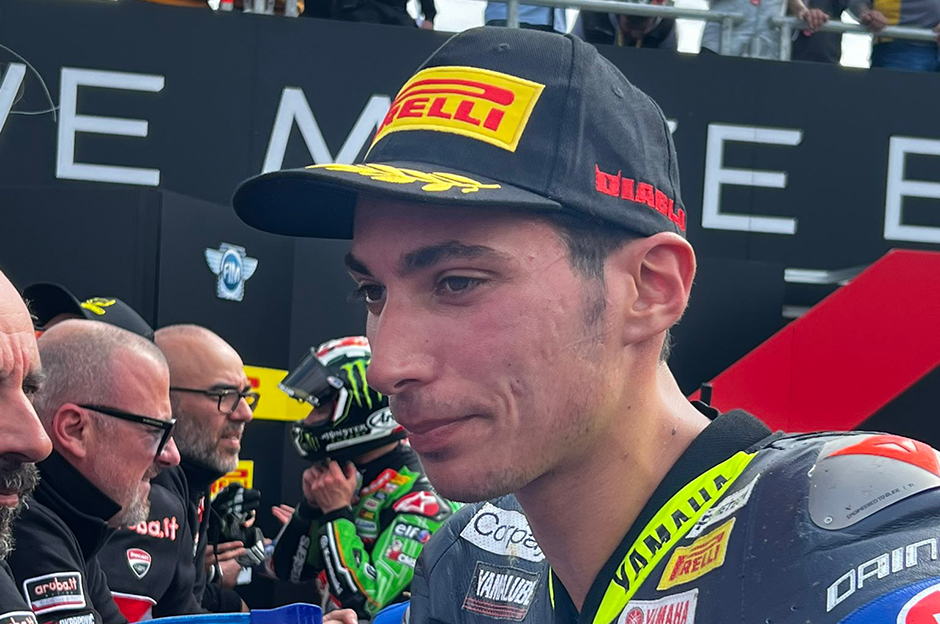 Toprak Razgatlıoğlu, 9. sırada başladığı yarışı 1. bitirdi