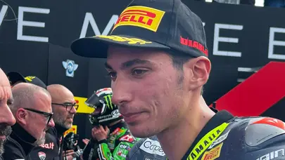 Toprak Razgatlıoğlu, 9. sırada başladığı yarışı 1. bitirdi