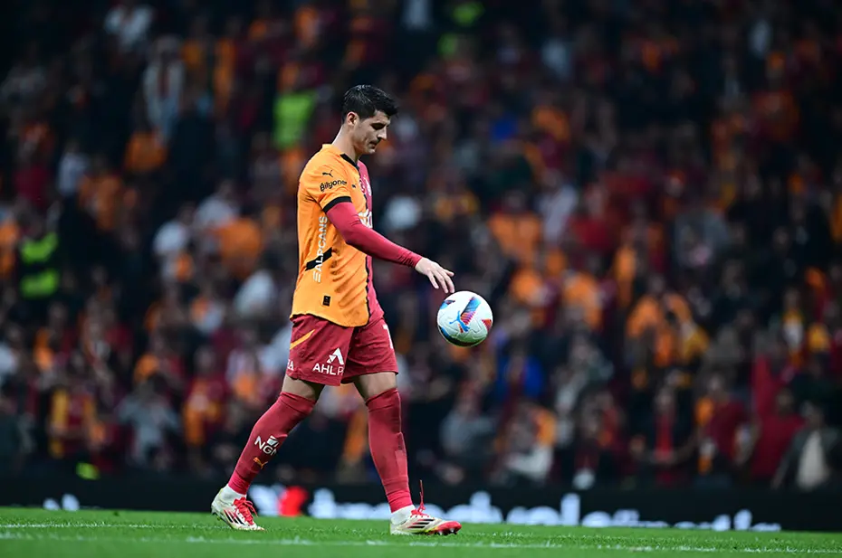 Galatasaray'da ayrılacak isimler belli oldu: En az 6 isimle vedalaşılacak - 7 Galatasaray'da ayrılacak isimler belli oldu: En az 6 isimle vedalaşılacak - 7