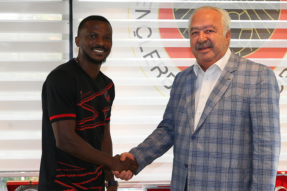 Gençlerbirliği'nde ayrılık: "Ailevi sebeplerden dolayı..."