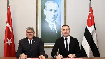 Beşiktaş'ta imzalar atıldı: Mert Günok'un sözleşmesi uzatıldı