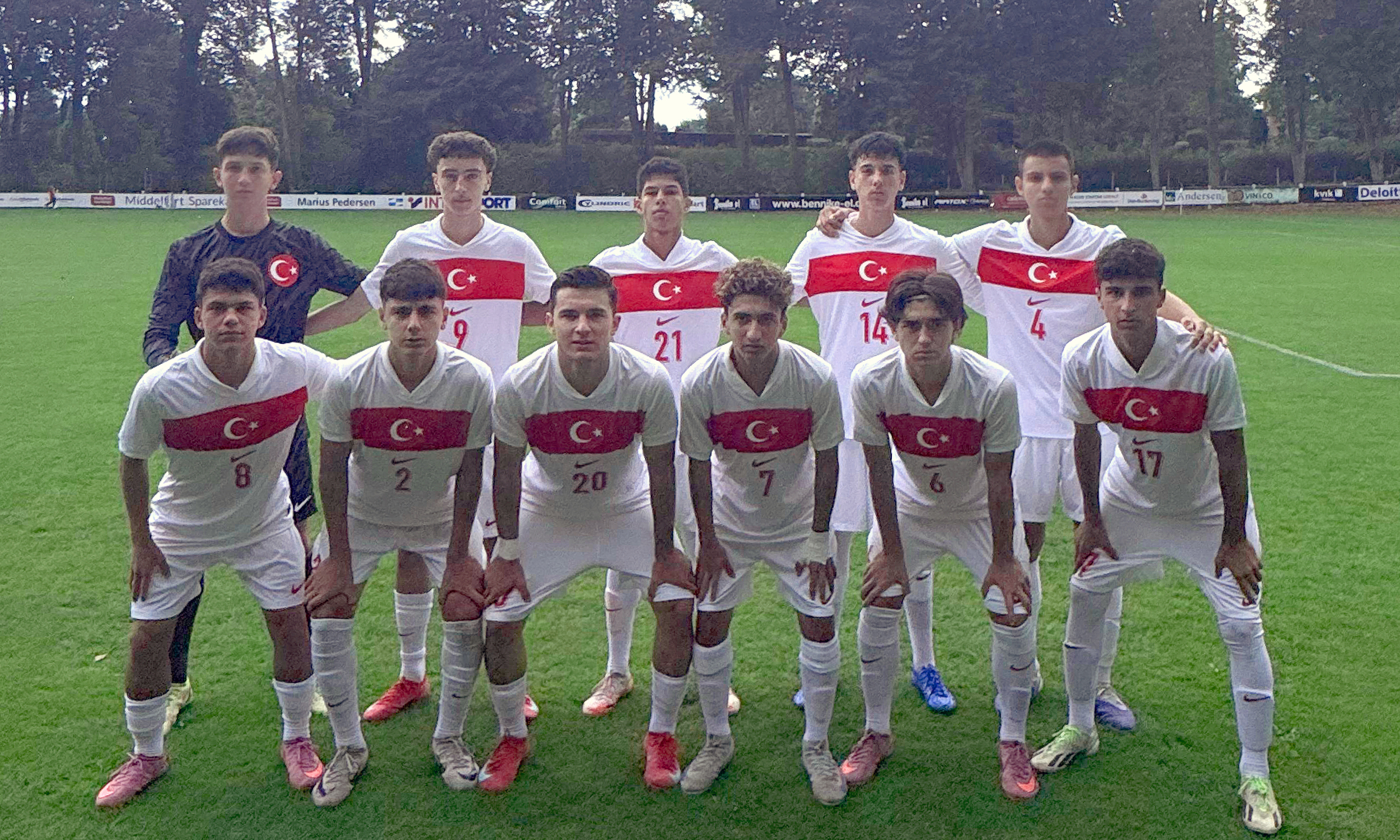 U16'lar Portekiz'e Tek Golle Boyun Eğdi: Jose Garrafa Bize "Şişeyi" Çevirdi!