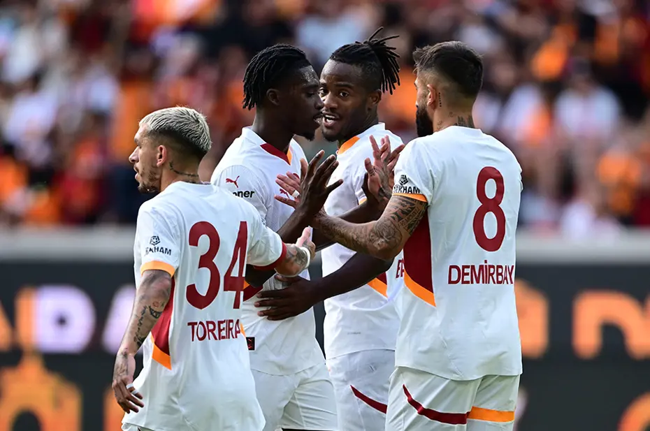 Galatasaray'a FIFA tehdidi: "Hannover 96'ya faiz ve cezasıyla ödediler" - 6 Galatasaray'a FIFA tehdidi: "Hannover 96'ya faiz ve cezasıyla ödediler" - 6
