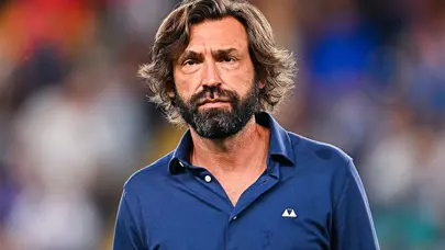 Andrea Pirlo tepetaklak