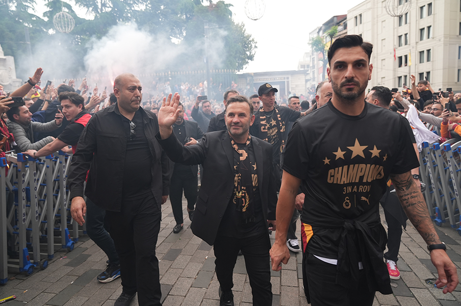 Günay Güvenç'ten canlı yayında olay Yenikapı tepkisi: "Öfkem vardı"