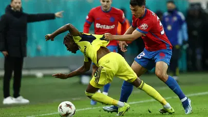 FCSB-Fenerbahçe maçının devre arasında ortalık karıştı: Olayın merkezindeki isim ne olduğunu açıkladı
