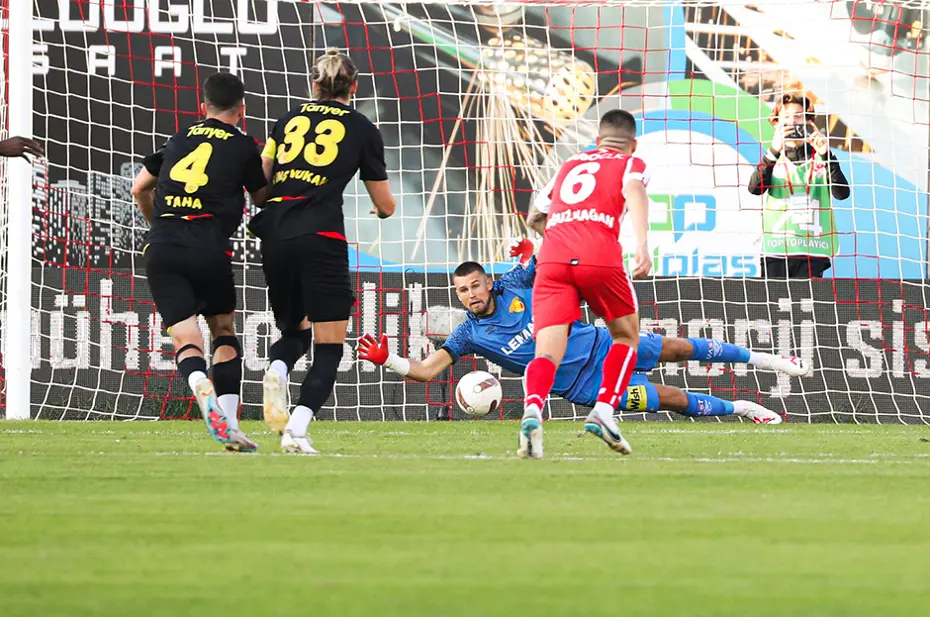 Trabzonspor'a transferde Onuachu şoku! Göztepe "kardeş kulüp" avantajıyla devrede - 7