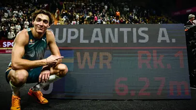Armand Duplantis'ten yeni dünya rekoru