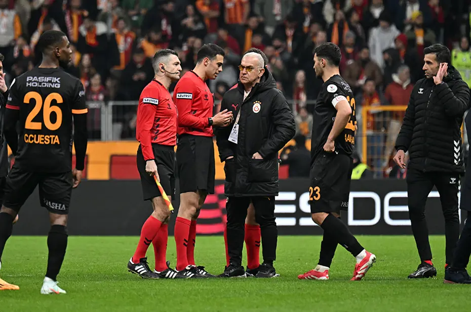 Avrupa basını, Galatasaray-Adana Demirspor maçını konuşuyor: "Türk futbolunda skandal" - 5 Avrupa basını, Galatasaray-Adana Demirspor maçını konuşuyor: "Türk futbolunda skandal" - 5