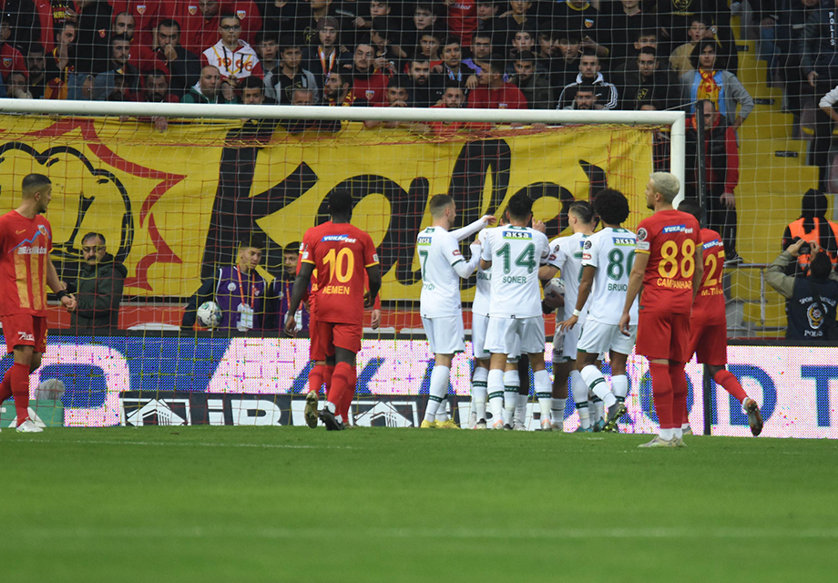 Kayserispor'da savunma problemi dikkat çekiyor