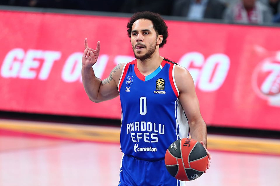Shane Larkin, Fenerbahçe Beko'ya mı gidecek, Anadolu Efes'te mi kalacak? Larkin'den açıklama