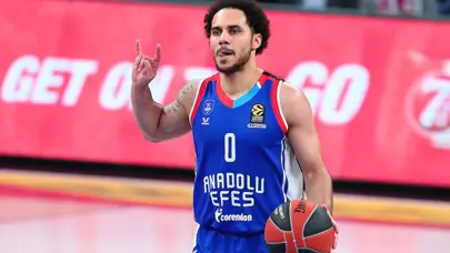 Shane Larkin, Fenerbahçe Beko'ya mı gidecek, Anadolu Efes'te mi kalacak? Larkin'den açıklama