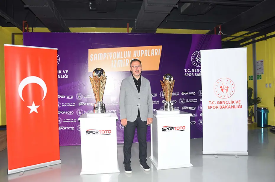 Süper Lig ve 1. Lig'in şampiyonluk kupaları tanıtıldı - 3