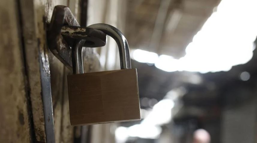 Arefe günü bankalar, kargo firmaları, noterler ve borsa açık mı, kapalı mı? 9 Nisan yarım gün mü, nereler kapalı?