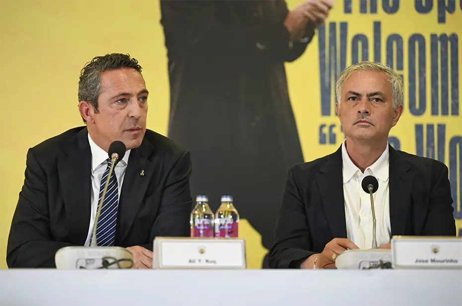 Mourinho'dan büyük kıyım: Fenerbahçe'de 7 futbolcu gönderiliyor - 4 Mourinho'dan büyük kıyım: Fenerbahçe'de 7 futbolcu gönderiliyor - 4