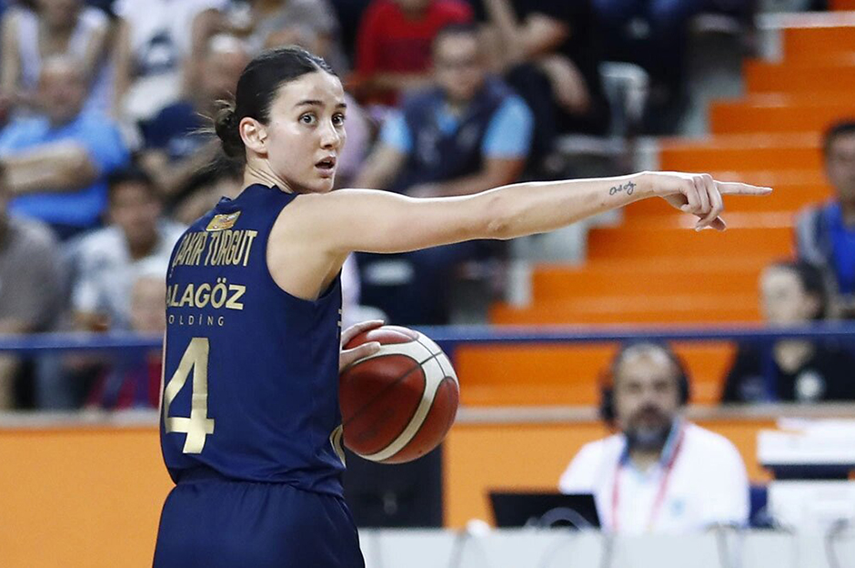 Fenerbahçe Alagöz Holding'te Olcay Çakır Turgut sakatlandı