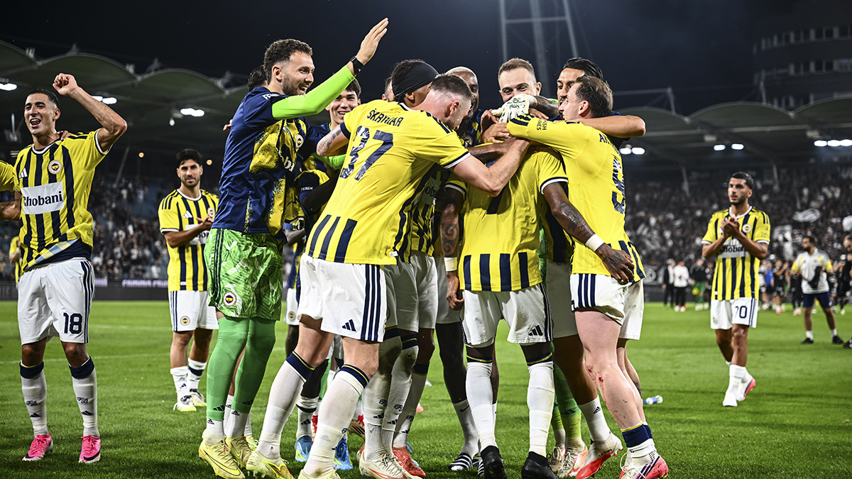 Fenerbahçe'nin Gençlerbirliği maçı kamp kadrosu açıklandıFenerbahçe'nin Gençlerbirliği maçı kamp kadrosu açıklandı