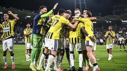 Transferler netleşiyor: Fenerbahçe'de 2 isim İstanbul'dan ayrıldı Transferler netleşiyor: Fenerbahçe'de 2 isim İstanbul'dan ayrıldı