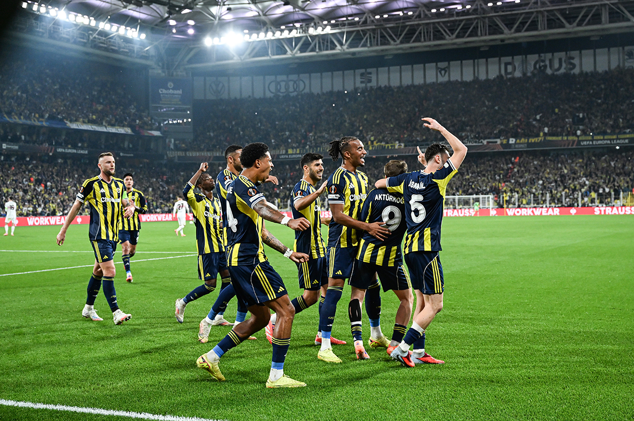 Almanlar Kulaklarını Tıka Tıka Şaştı: Fener'in Gürültüsü Stiller'i Bile Yuttu!