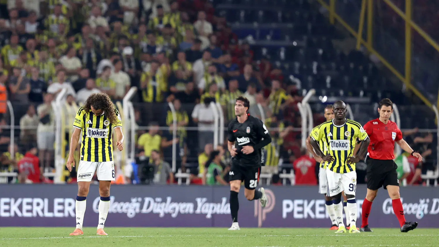 Süper Lig'de görünüm: Galatasaray lider, Fenerbahçe 9. sıraya geriledi