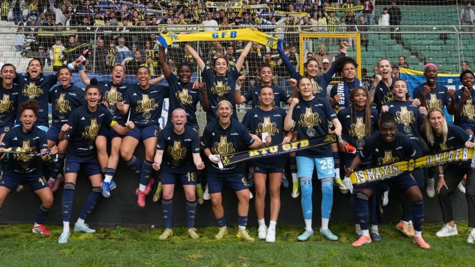 Fenerbahçe, Süper Lig kupasını Kadıköy'de kaldıracak
