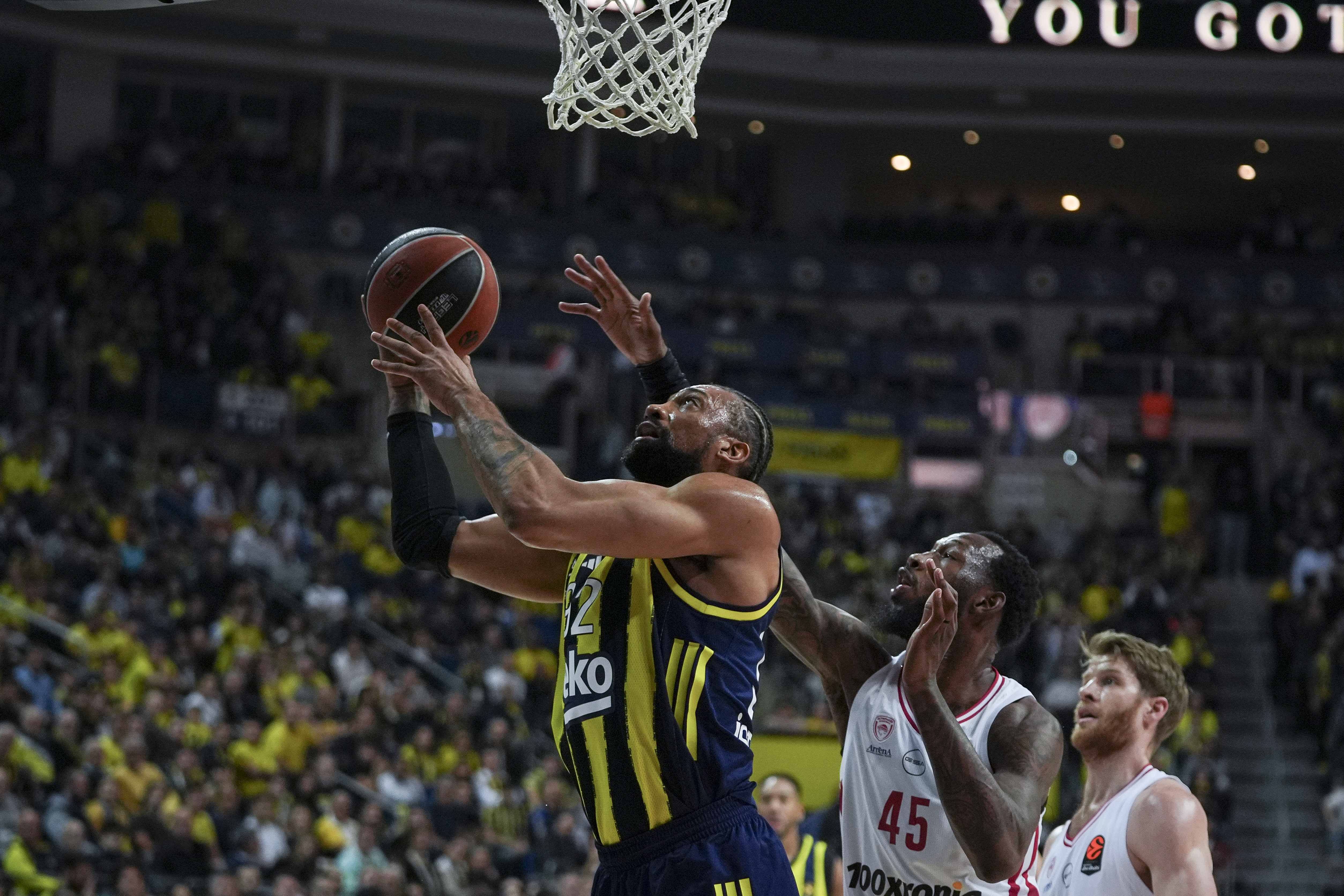 Fenerbahçe Beko ikinci yarı açıldı