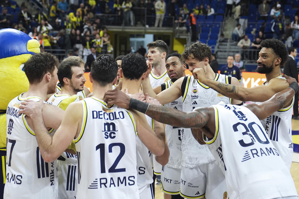 EuroLeague basketbol maçı aksiyon anı