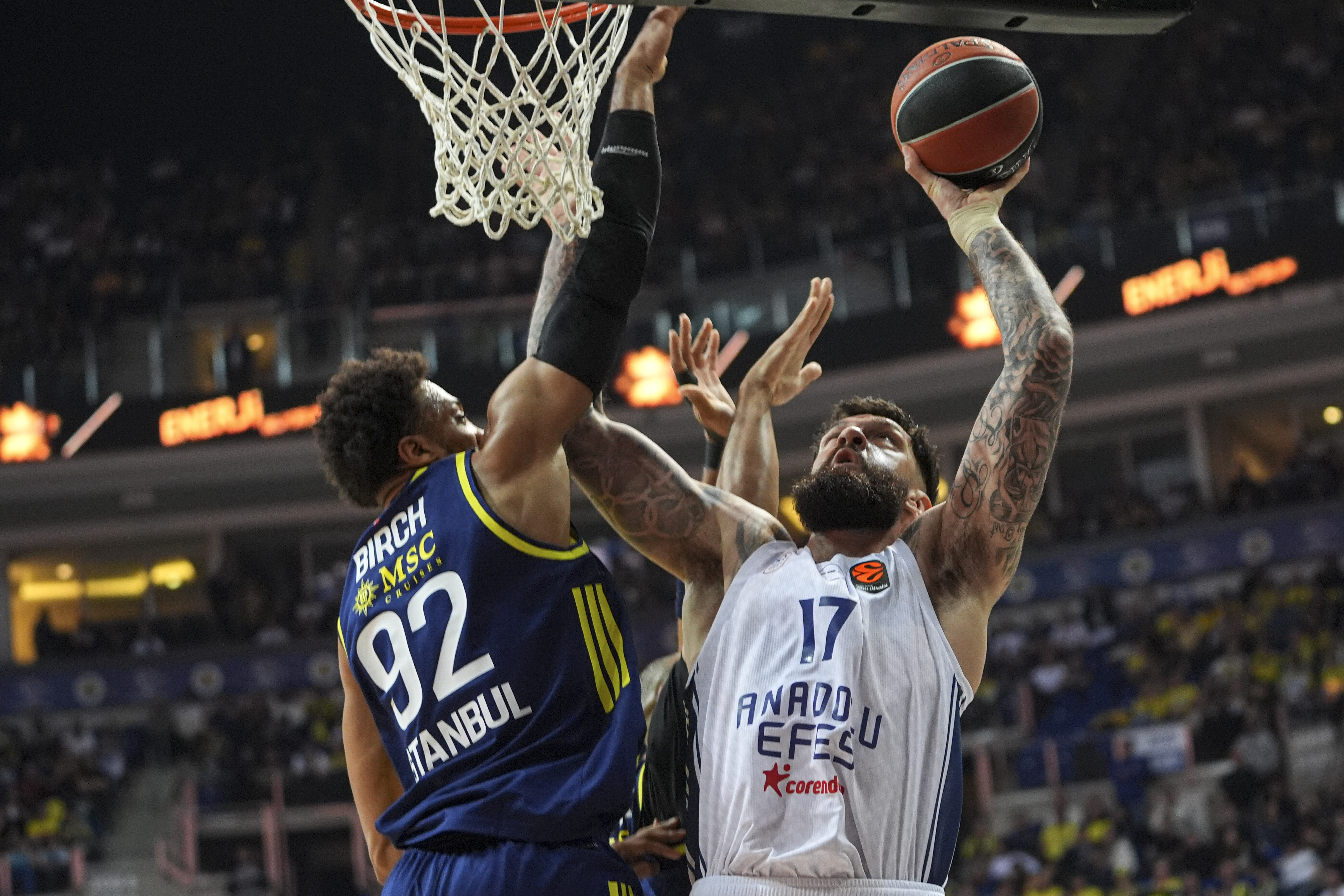 Fenerbahçe Beko, Anadolu Efes'i sahadan sildi