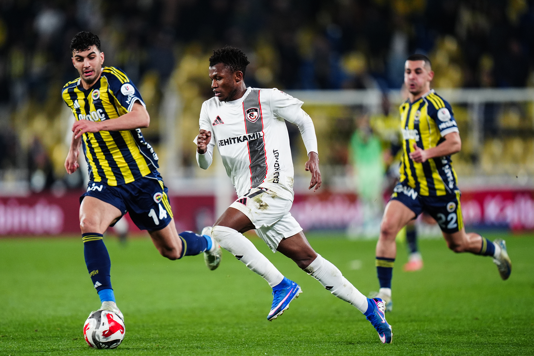 VAR'ın Çözemediği Penaltı, Trio'nun Bitmeyen Kafa Karışıklığı!