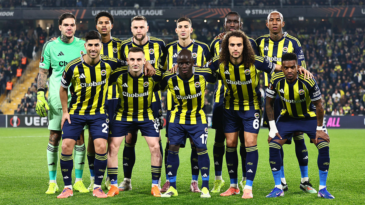 Fenerbahçeli idarecilerin Türk ya da yabancı hakem fark etmez adil bir yönetim istediklerini dile getirdiği aktarıldı. Kulüp bu akşam oynanacak Kasımpaşa maçını şampiyonluk yolunda en kritik virajlardan biri olarak görüyor.