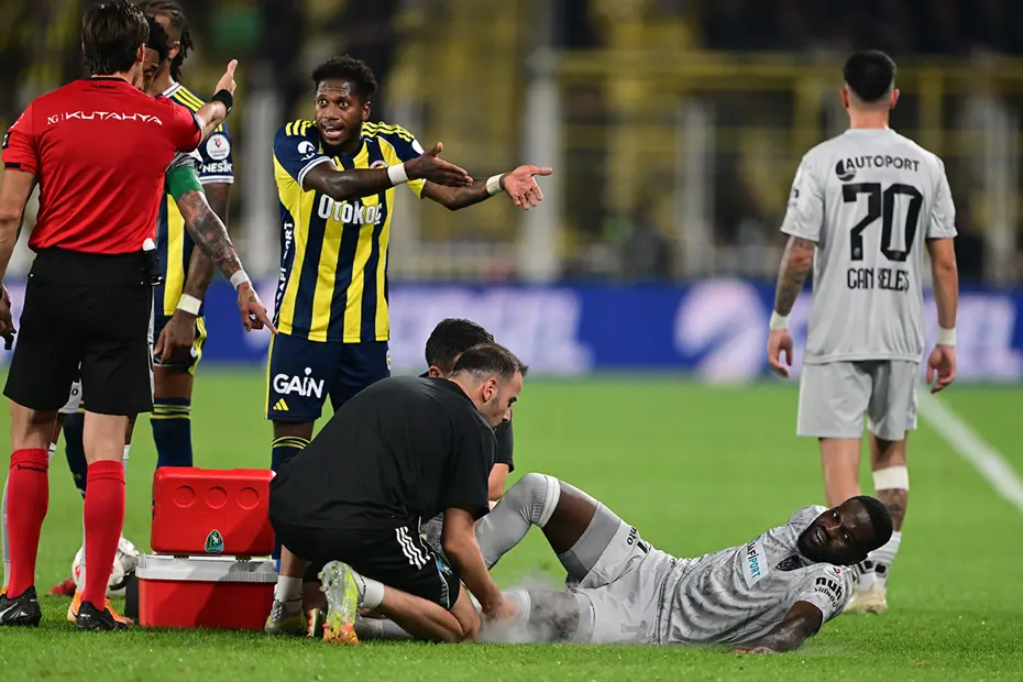 Trio ekibi, Fenerbahçe maçında gecenin pozisyonuna noktayı koydu: "Penaltı ve kırmızı kartı atladı" - 2