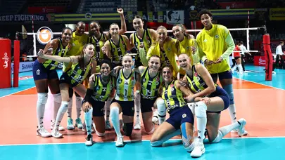 Fenerbahçe Medicana, Manisa Büyükşehir Belediyespor karşısında ter attı Fenerbahçe Medicana, Manisa Büyükşehir Belediyespor karşısında ter attı