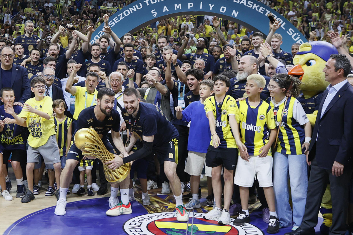 Şampiyonluk sonrası Fenerbahçe Beko'dan Galatasaray'a transfer: Anlaşma tamam