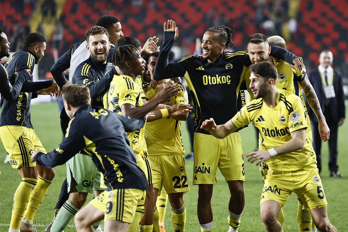 Fener'de 'Kahraman' Belli Oldu: Tedesco 2 Gün İzin Verdi, Ortalık Yıkıldı!