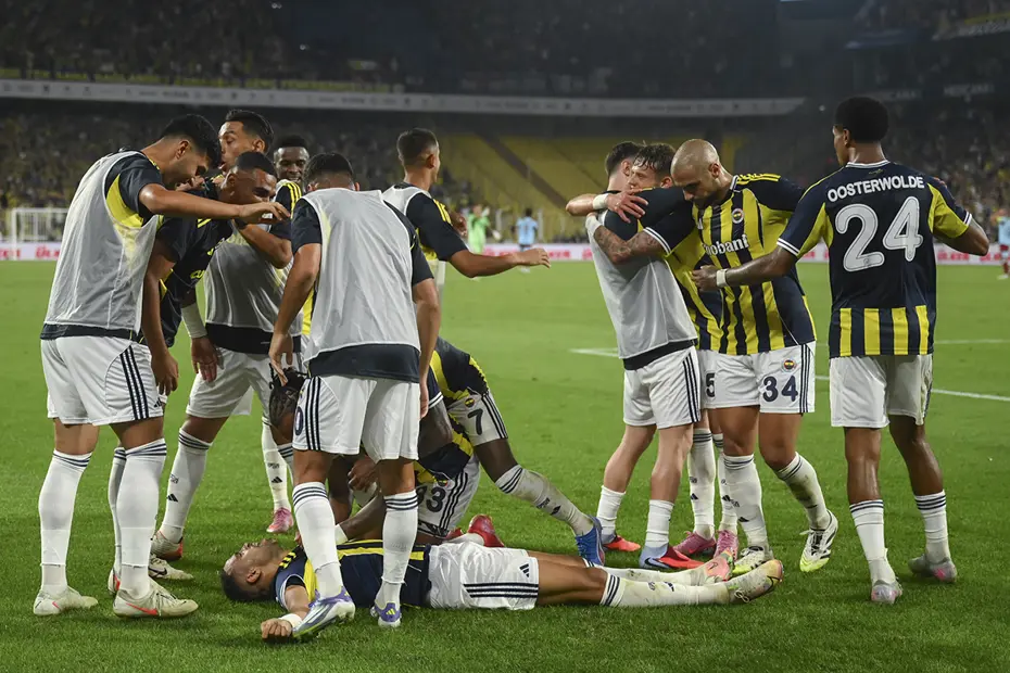 Fenerbahçe Hollanda'da manşetleri yaktı: Feyenoord'un "acı" yenilgisi ülke gündemine oturdu - 6