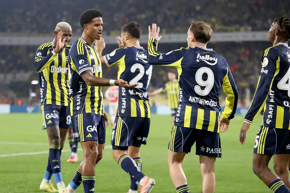 Süper Lig'in şampiyonluk oranlarında büyük değişim: Bir maçla ihtimaller altüst oldu - 3 Süper Lig'in şampiyonluk oranlarında büyük değişim: Bir maçla ihtimaller altüst oldu - 3