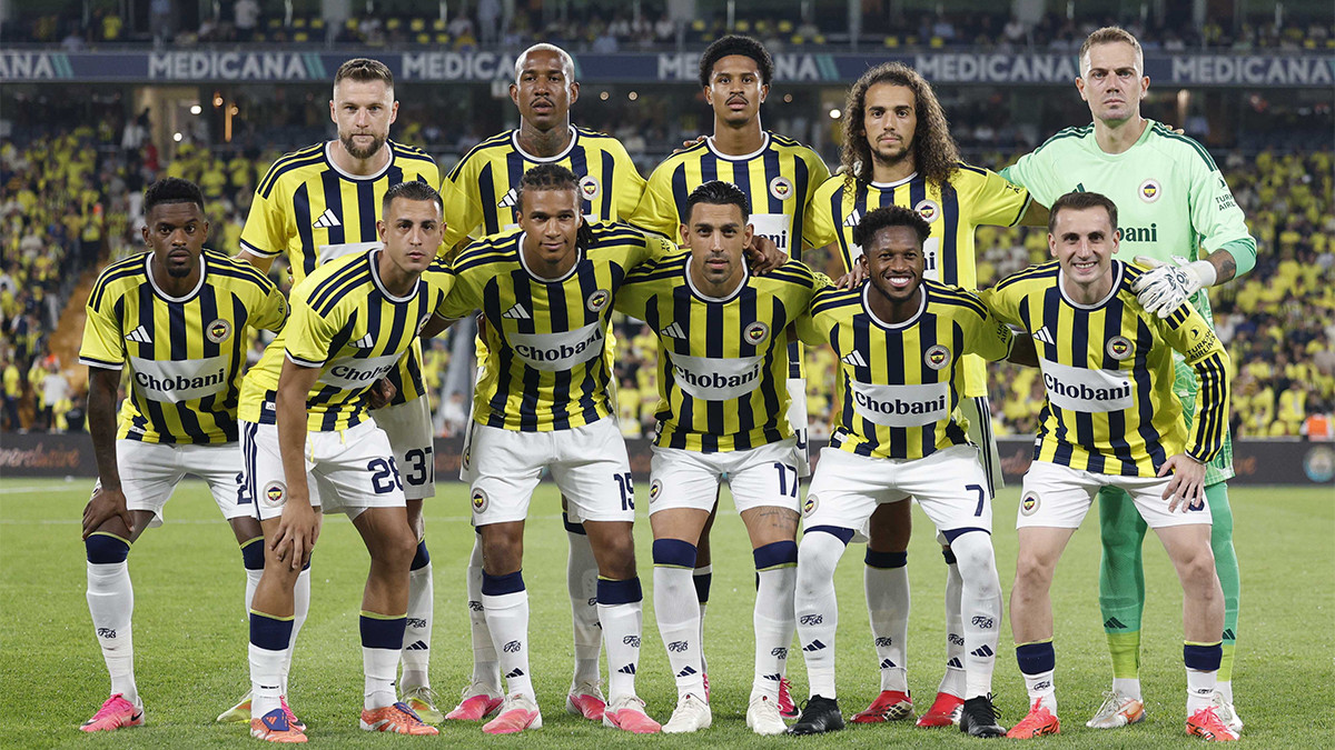 Süper Lig başlamadan Fenerbahçe'den ayrılıyorSüper Lig başlamadan Fenerbahçe'den ayrılıyor