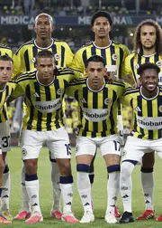 Süper Lig başlamadan Fenerbahçe'den ayrılıyorSüper Lig başlamadan Fenerbahçe'den ayrılıyor
