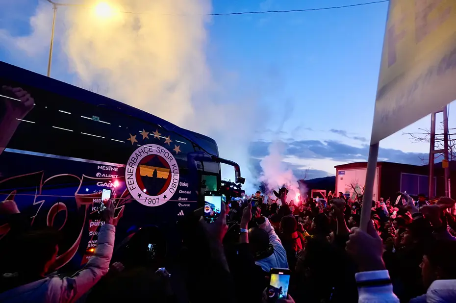 Fenerbahçe-Galatasaray derbisi öncesi dakika dakika gelişmeler: Peş peşe paylaşımlar geldi - 4