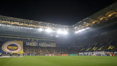 Fenerbahçe tribünlerinde görsel şölen