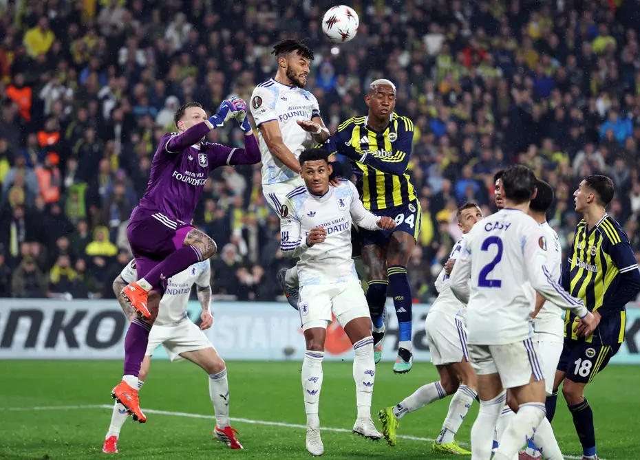 Dünya, Fenerbahçe-Aston Villa maçını konuşuyor: Herkesi şoke eden an - 7