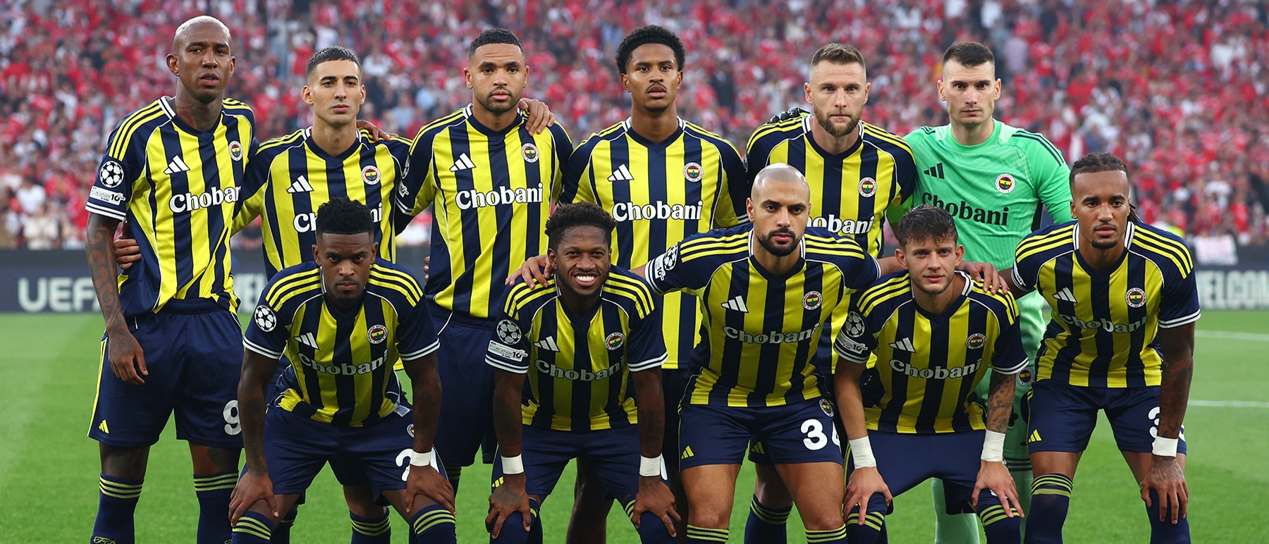 Fenerbahçe'de zorunlu değişiklik: Benfica maçına devam edemedi