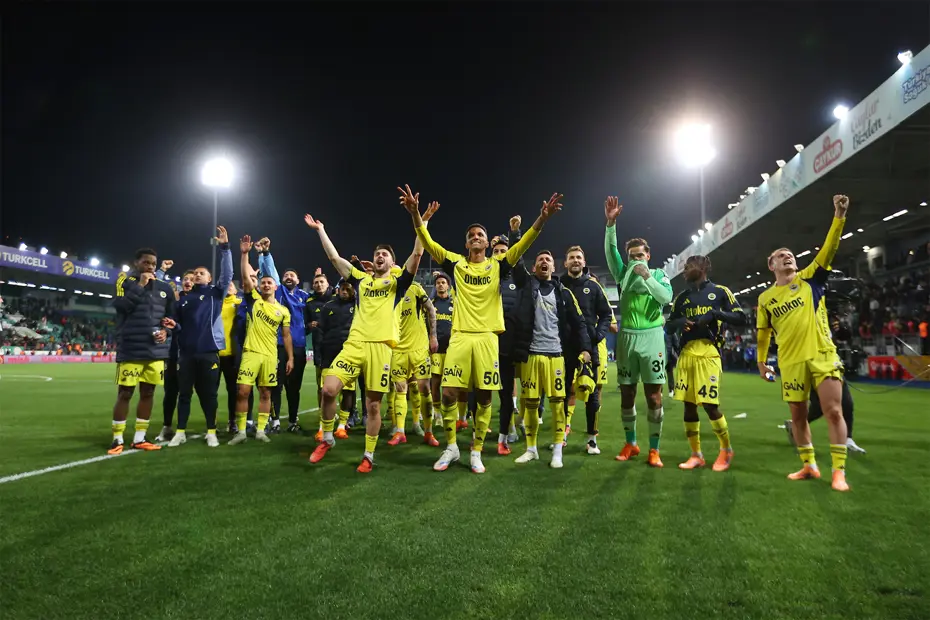 "Tedesco'nun Fenerbahçe'si, Mourinho'nun Fenerbahçe'sinden farklı" | Spor yazarları ne dedi? - 5