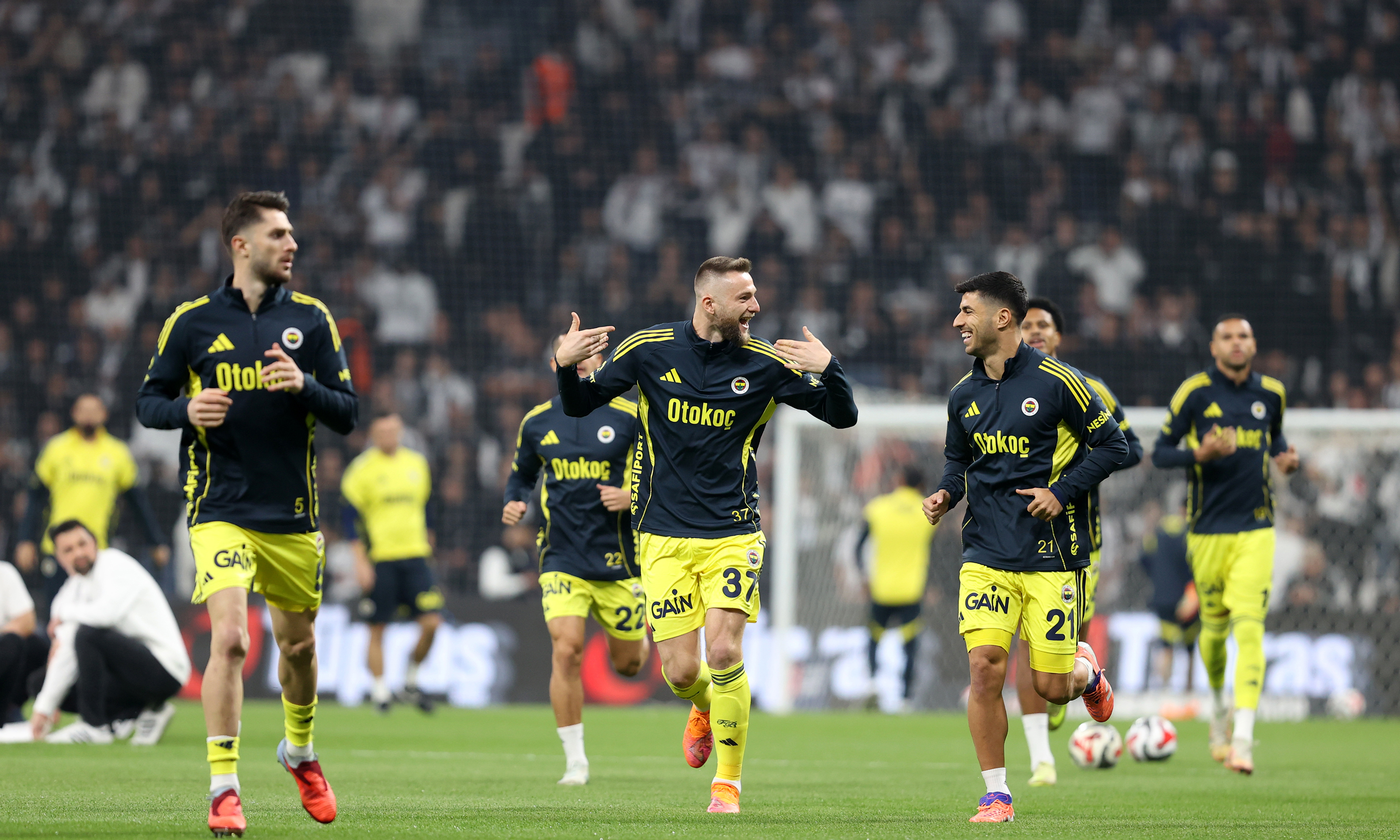 Tedesco'dan Derbiye Radikal Hamle: Tek Değişiklikle Futbolu Yeniden Yazdı!