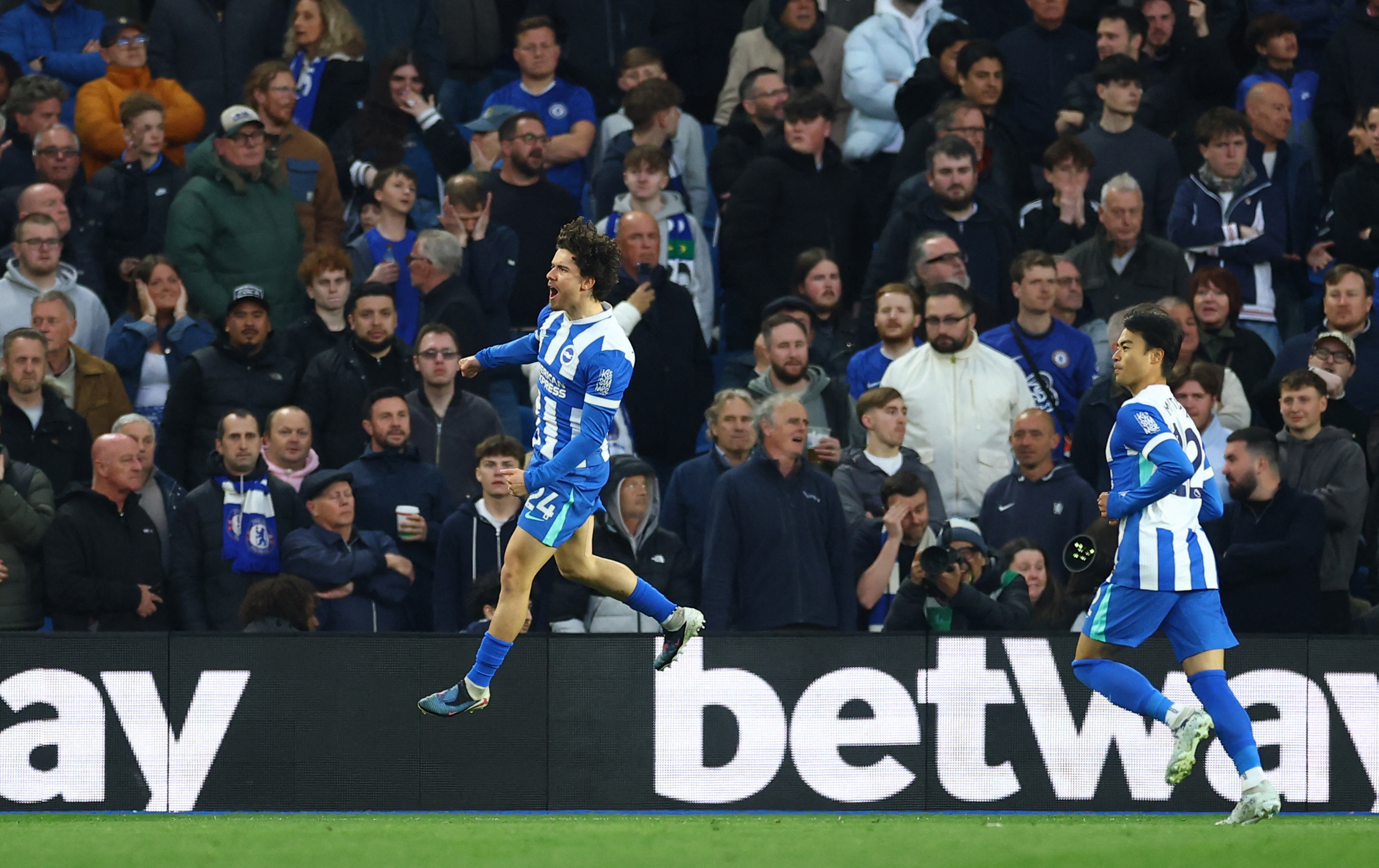 Brighton, Chelsea'ye sahayı dar etti: Ferdi Kadıoğlu açılış golünü kaydetti